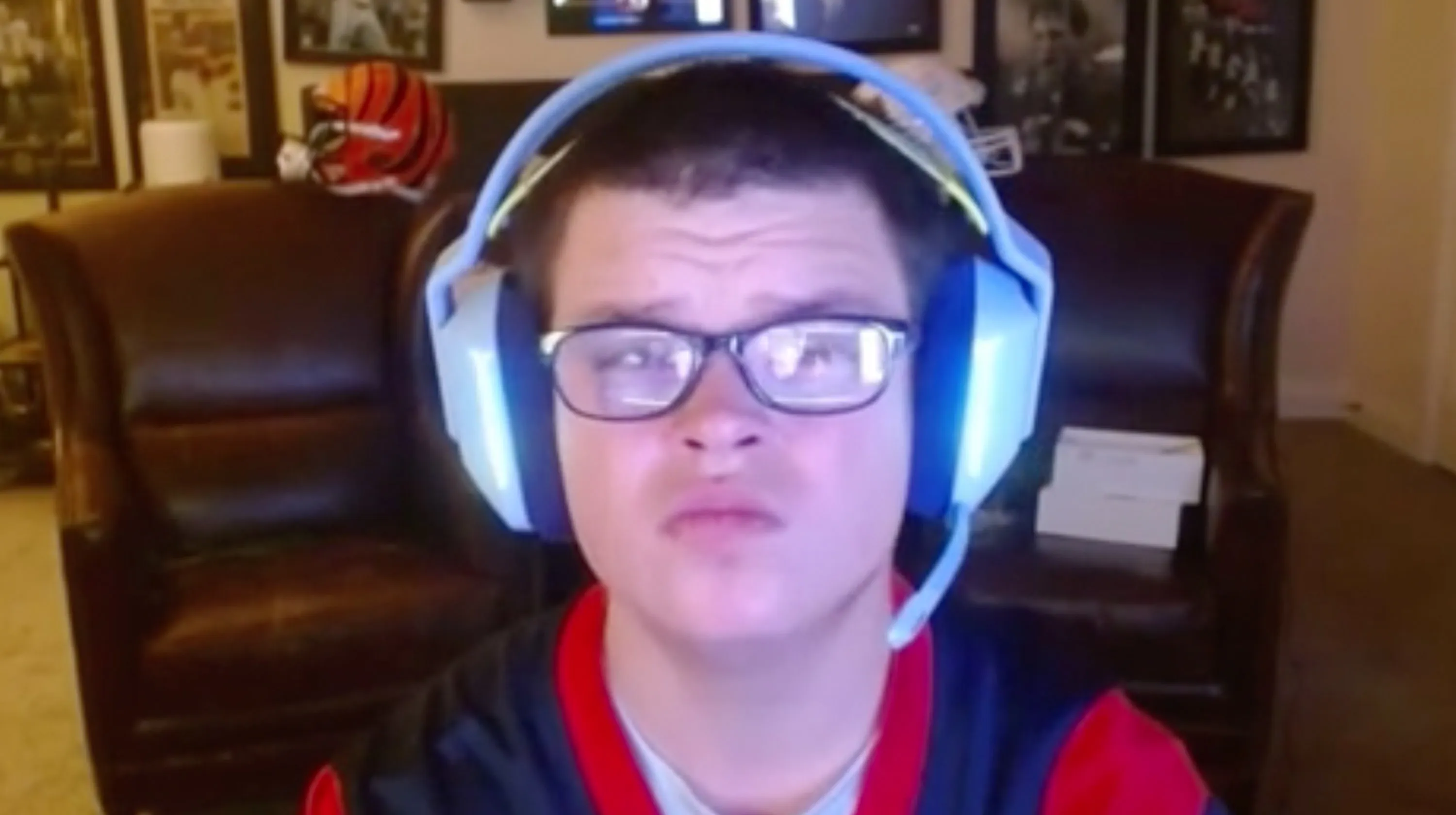 Sketch the Twitch streamer in his iconic Houston Texans jersey and glasses, the face behind the What's Up Brother meme